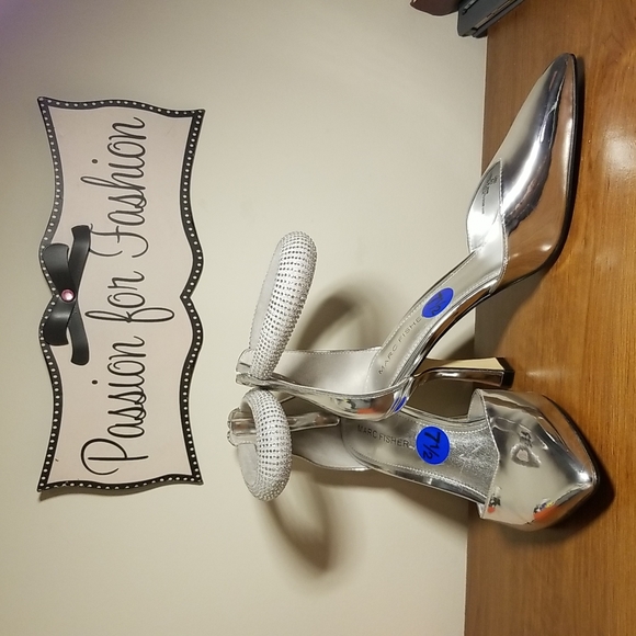 Metallic Silver Heels: worn once. Right Heel needs repair - Picture 2 of 3